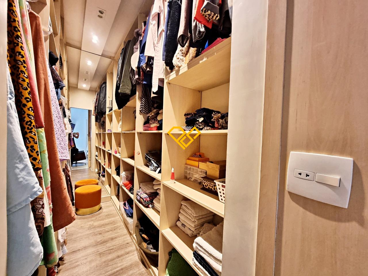 Apartamento à venda no Gonzaga: Dormitório 1 - suíte - closet