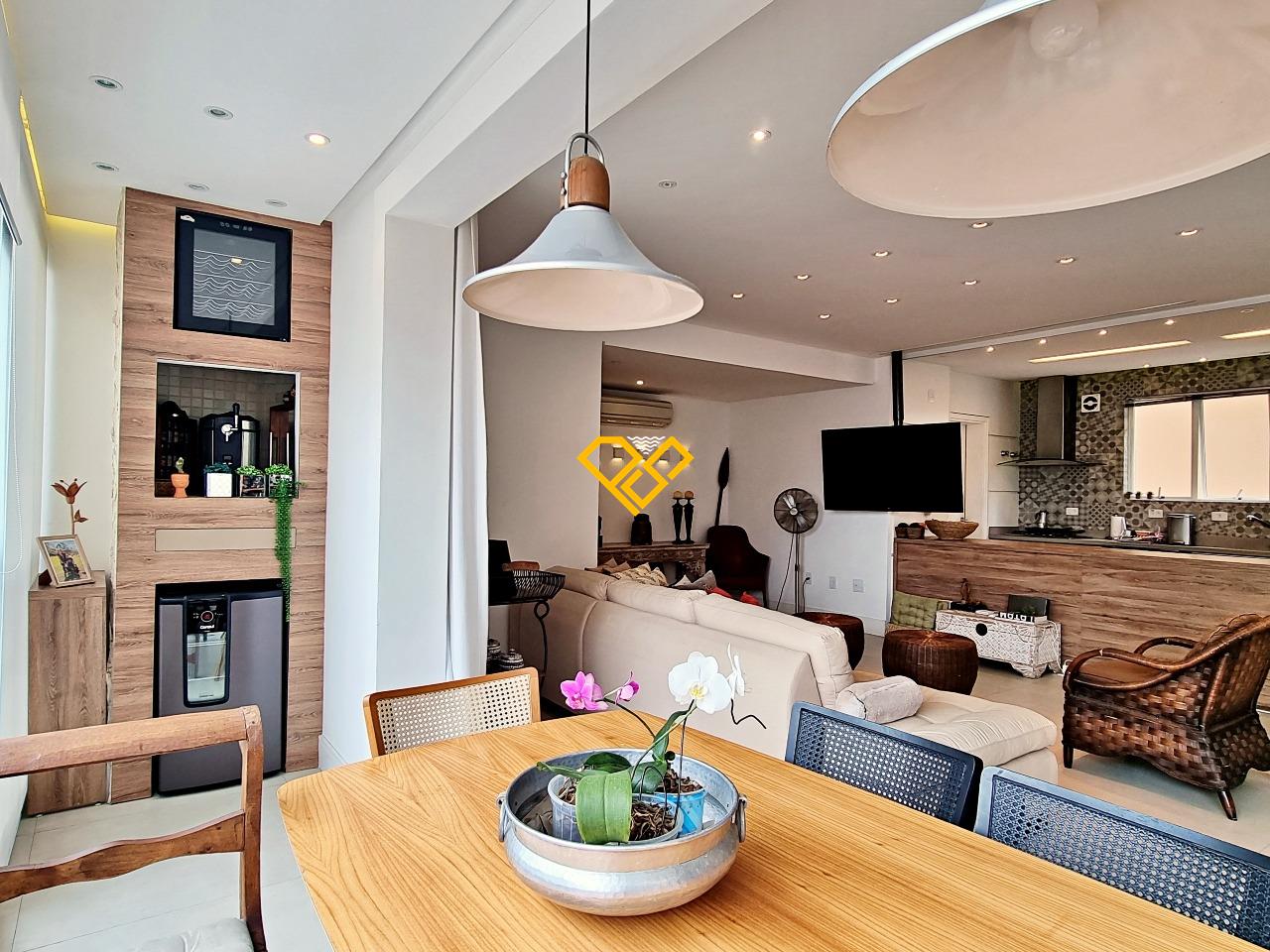 Apartamento à venda no Gonzaga: Varanda e sala