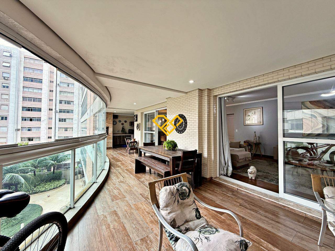 Apartamento à venda no Embaré: Varanda Gourmet