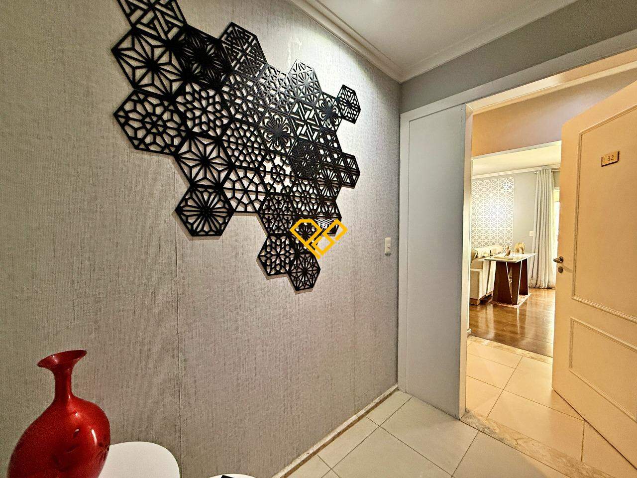 Apartamento à venda no Embaré: Entrada privativa