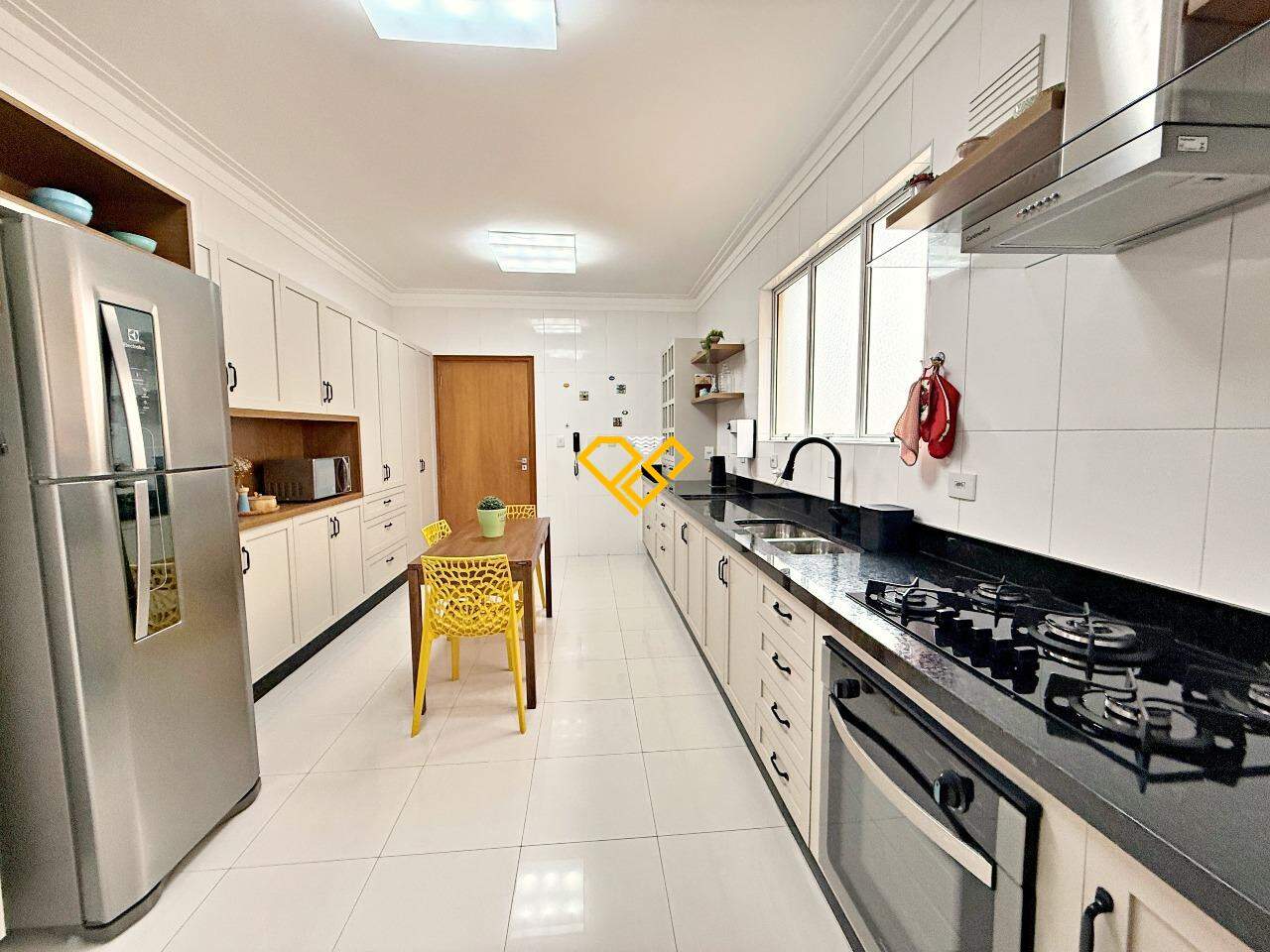 Apartamento à venda no Gonzaga: Cozinha