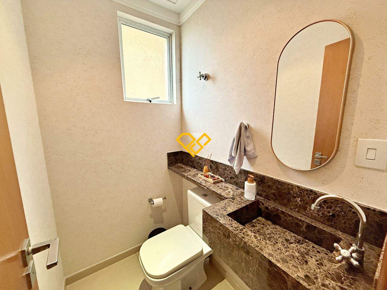Apartamento à venda no Gonzaga: Lavabo