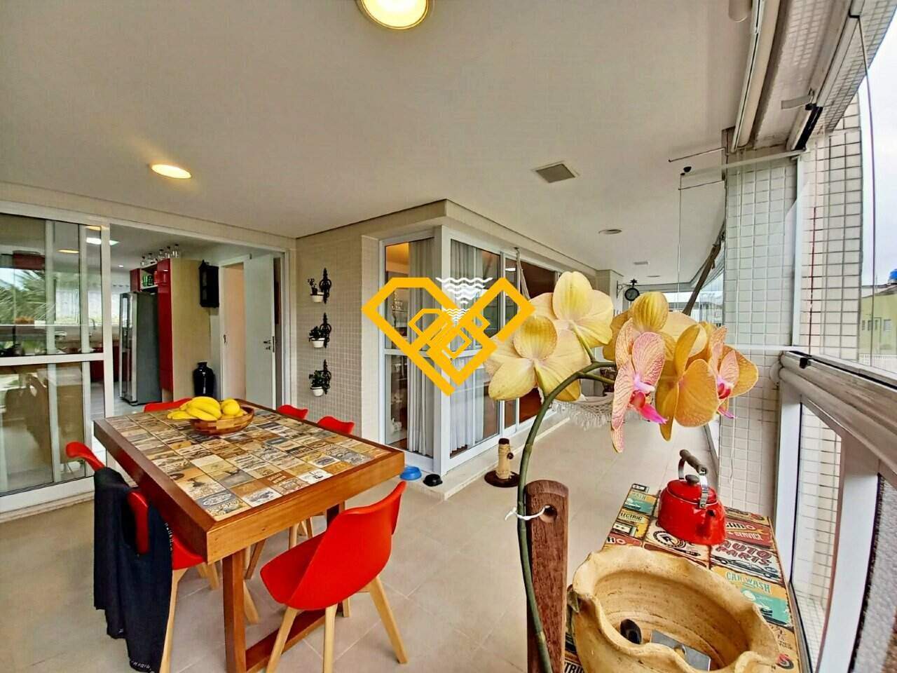 Apartamento à venda no Ponta da Praia: VARANDA