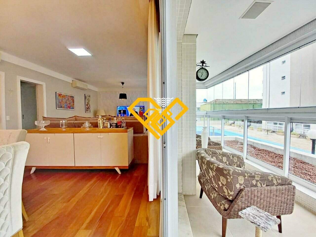 Apartamento à venda no Ponta da Praia: VARANDA/ SALA