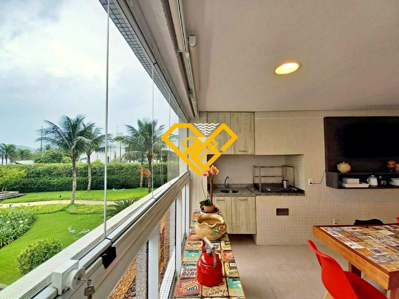 Apartamento à venda no Ponta da Praia: VARANDA