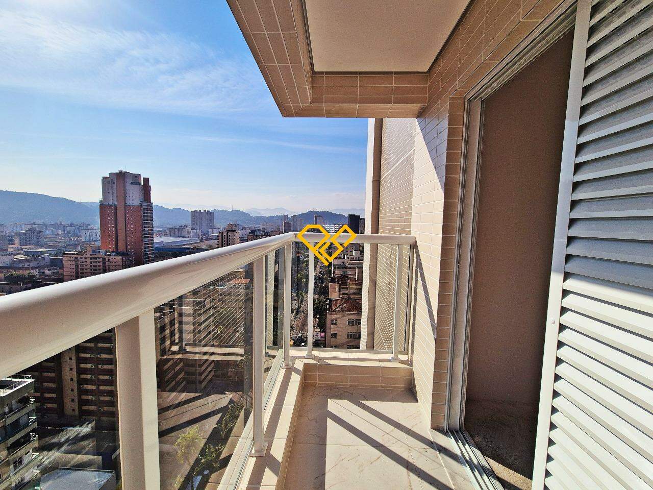 Apartamento à venda no Gonzaga: varanda suíte master