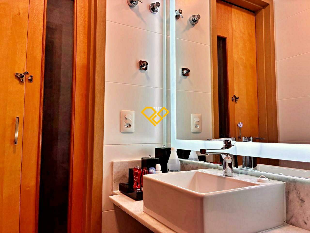 Apartamento à venda no Gonzaga: Wc suíte americana 2 e 3