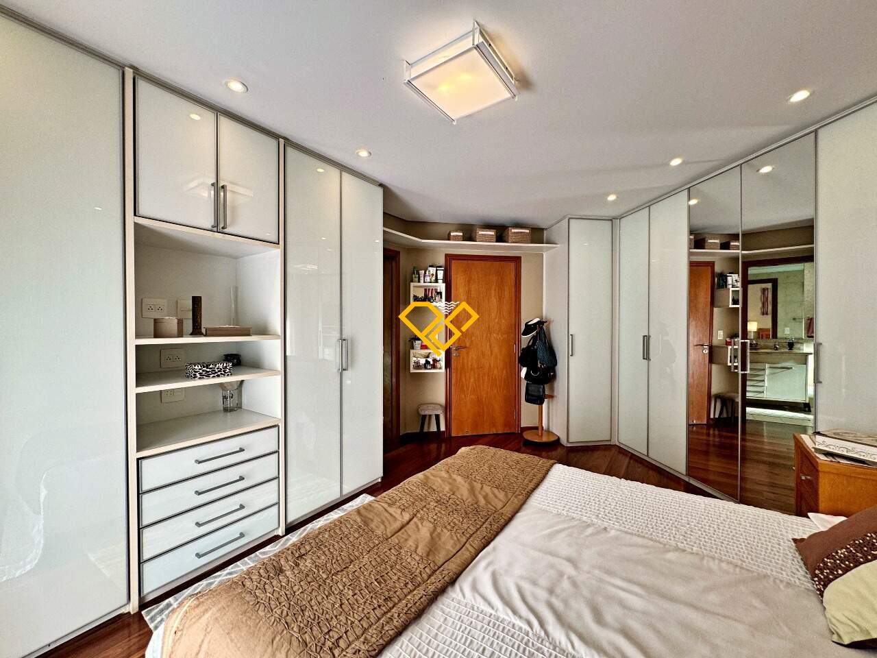 Apartamento à venda no Ponta da Praia: 