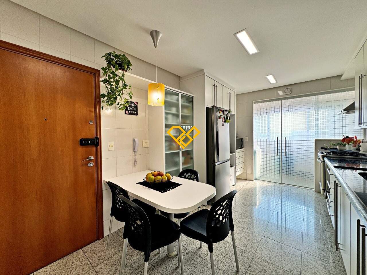 Apartamento à venda no Ponta da Praia: 