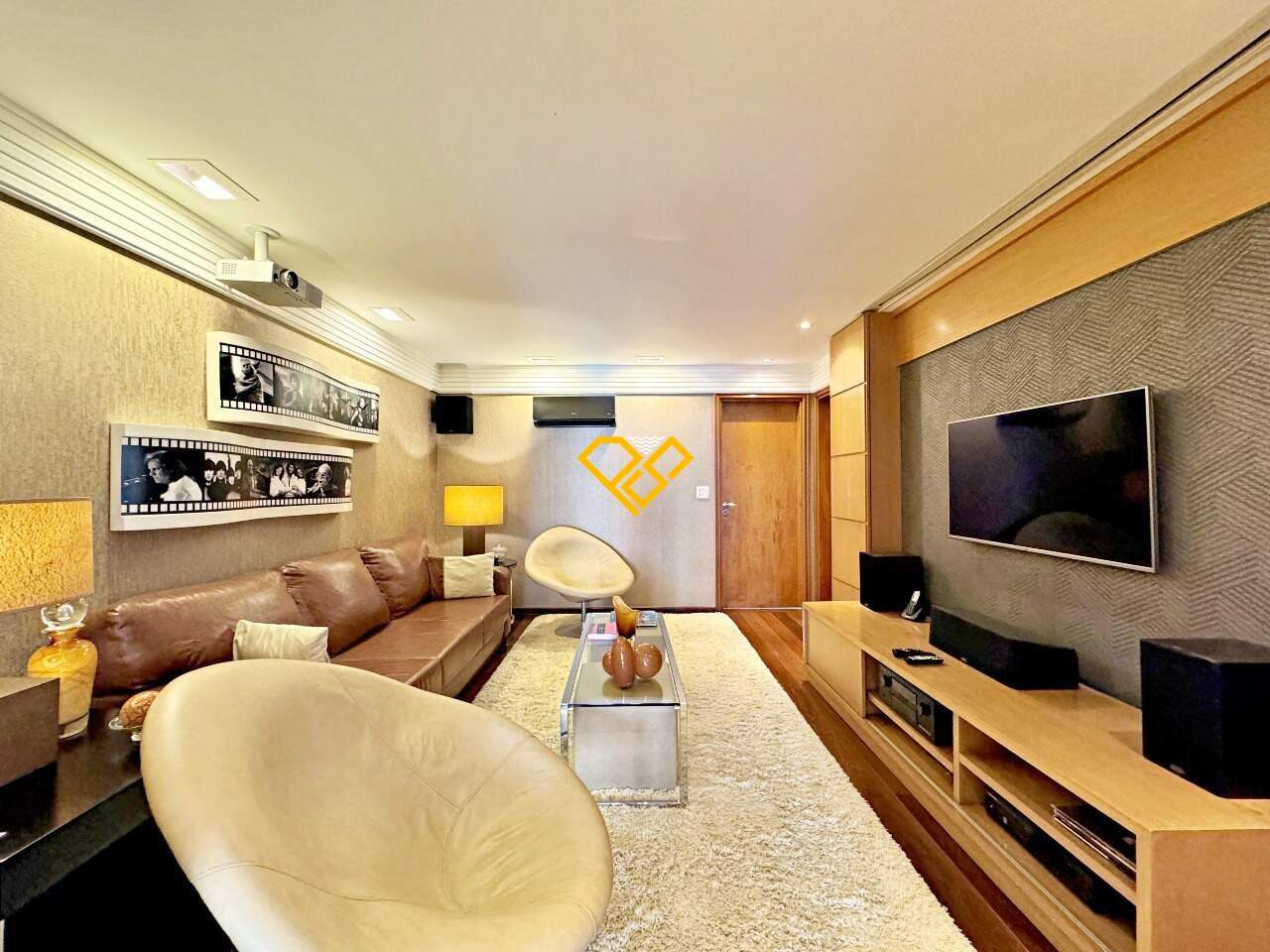 Apartamento à venda no Ponta da Praia: 