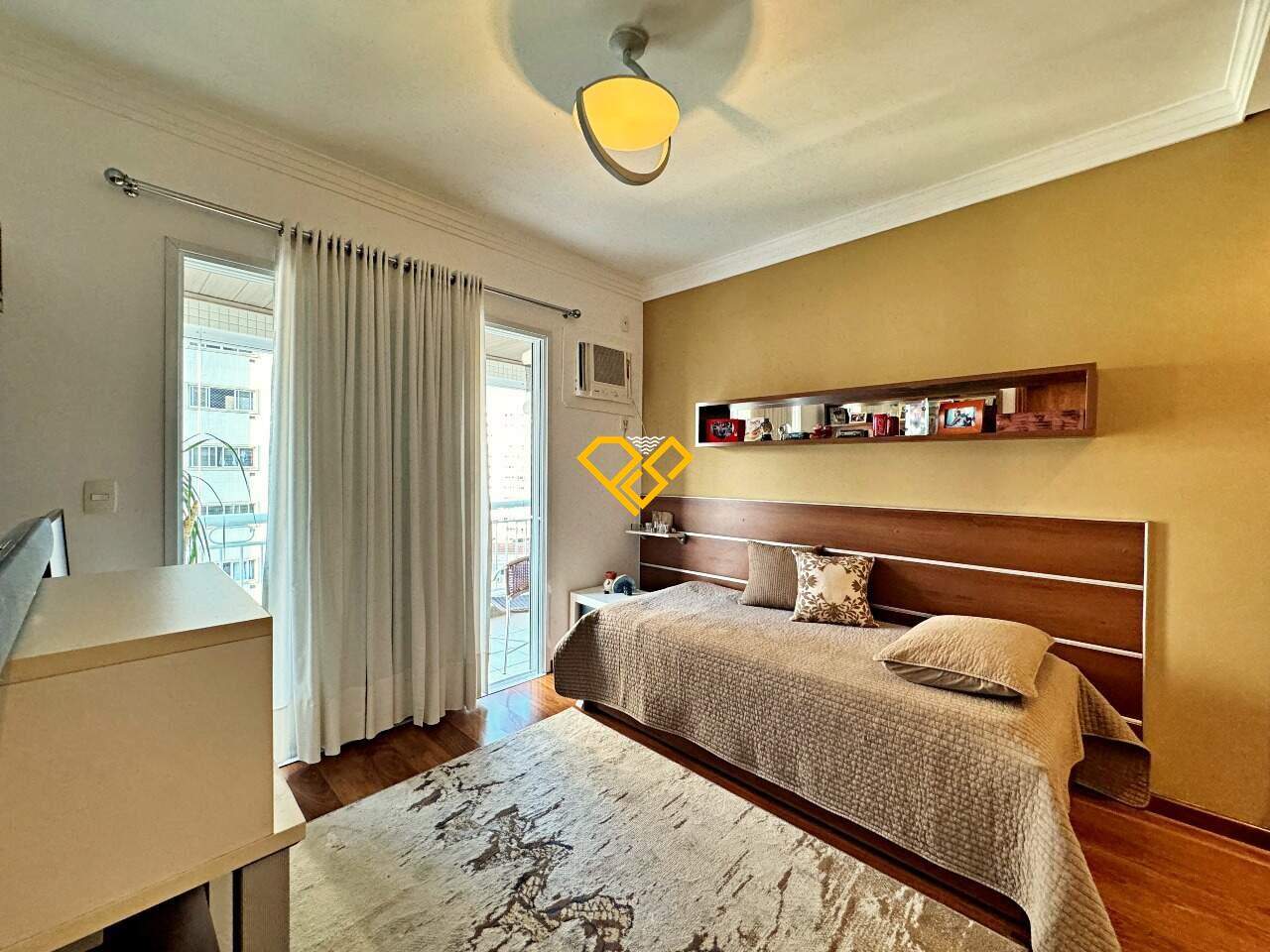 Apartamento à venda no Ponta da Praia: 