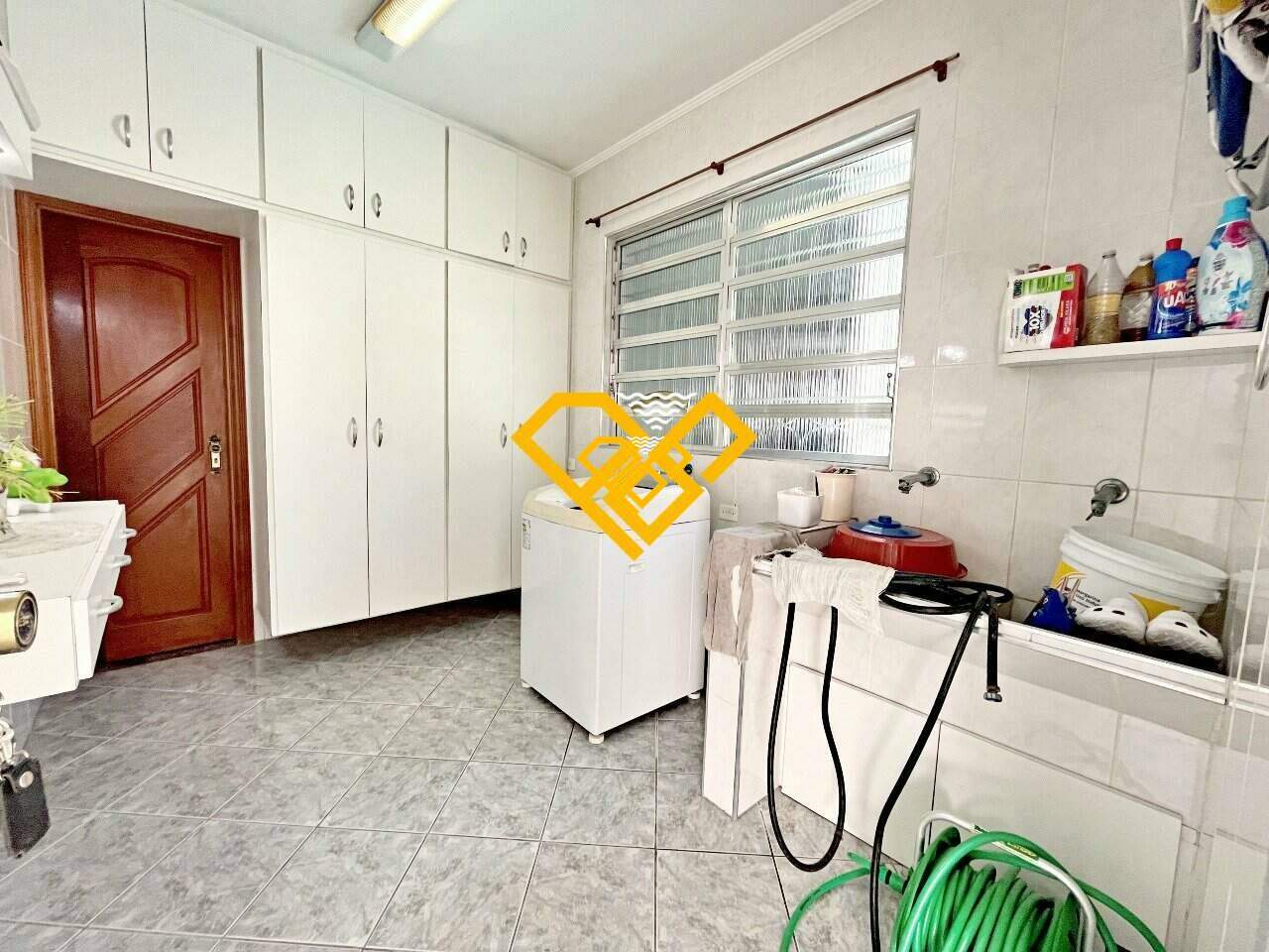 Casa à venda no Marapé: ÁREA DE SERVIÇO