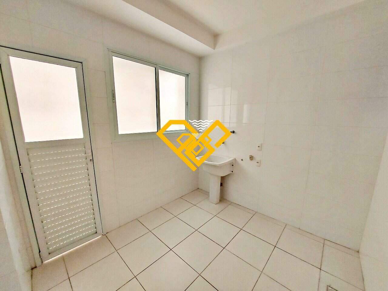 Apartamento à venda no Gonzaga: ÁREA DE SERVIÇO