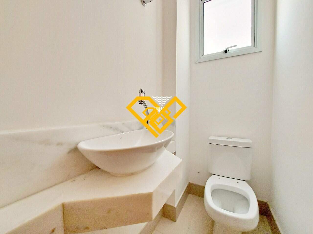 Apartamento à venda no Gonzaga: LAVABO