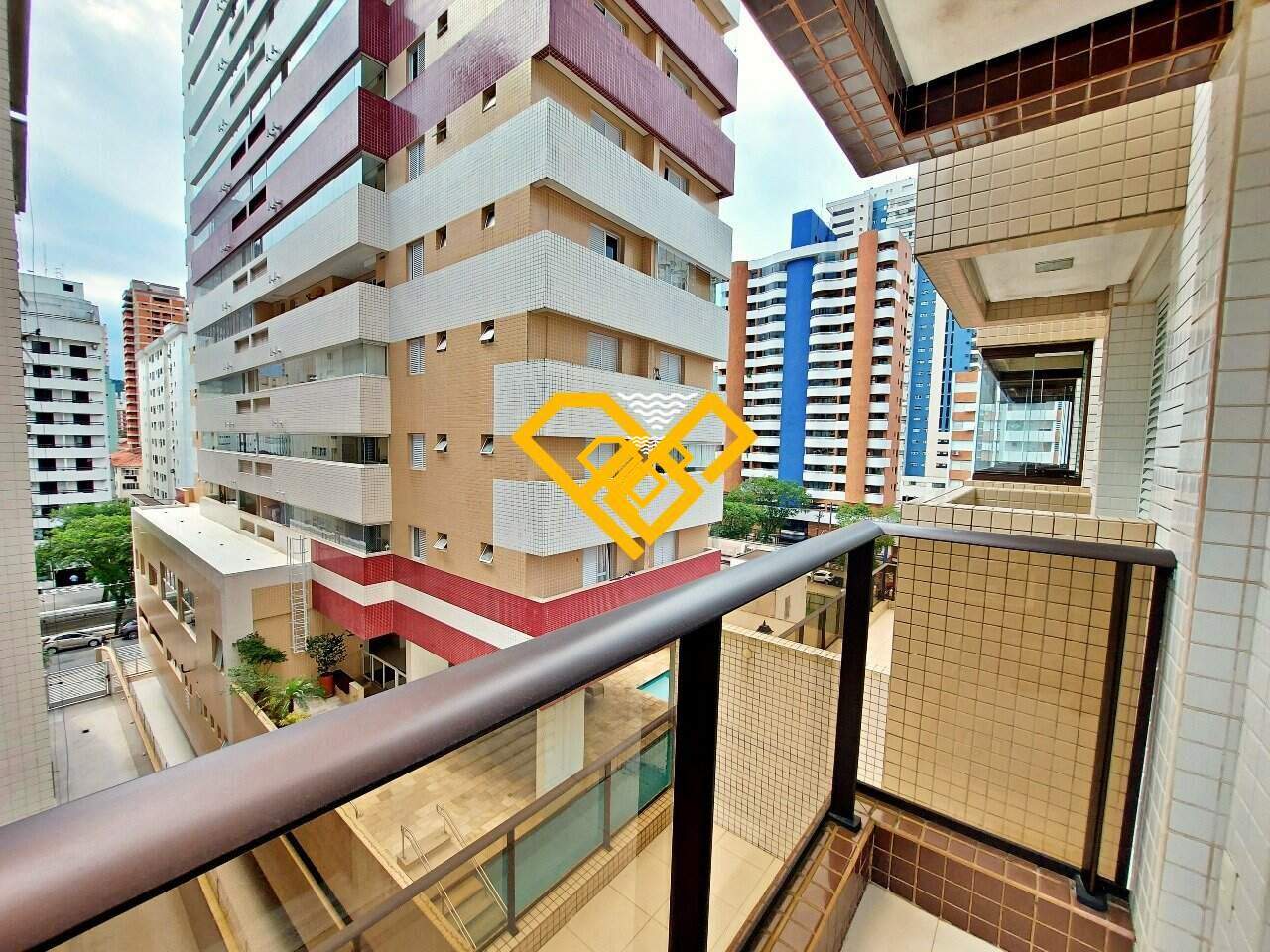 Apartamento à venda no Gonzaga: VARANDA SUÍTE