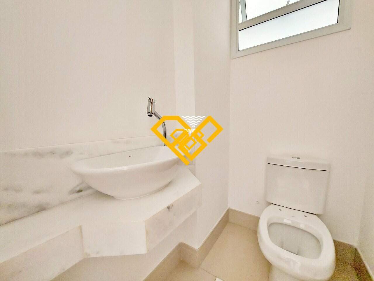 Apartamento à venda no Gonzaga: LAVABO