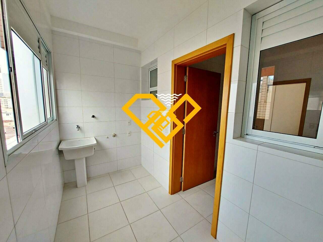 Apartamento à venda no Gonzaga: ÁREA DE SERVIÇO