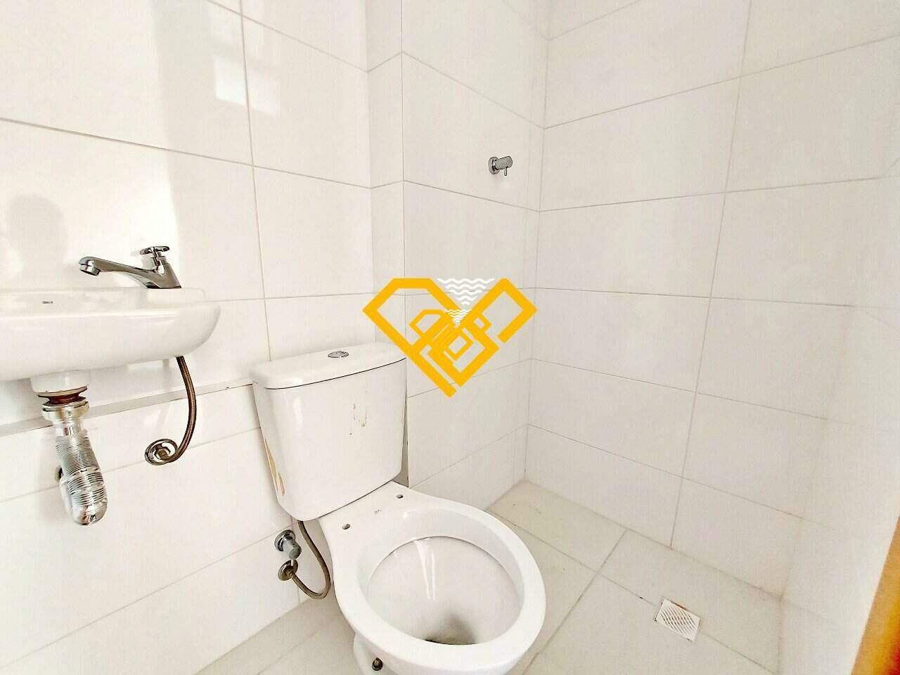 Apartamento à venda no Gonzaga: WC SERVIÇO