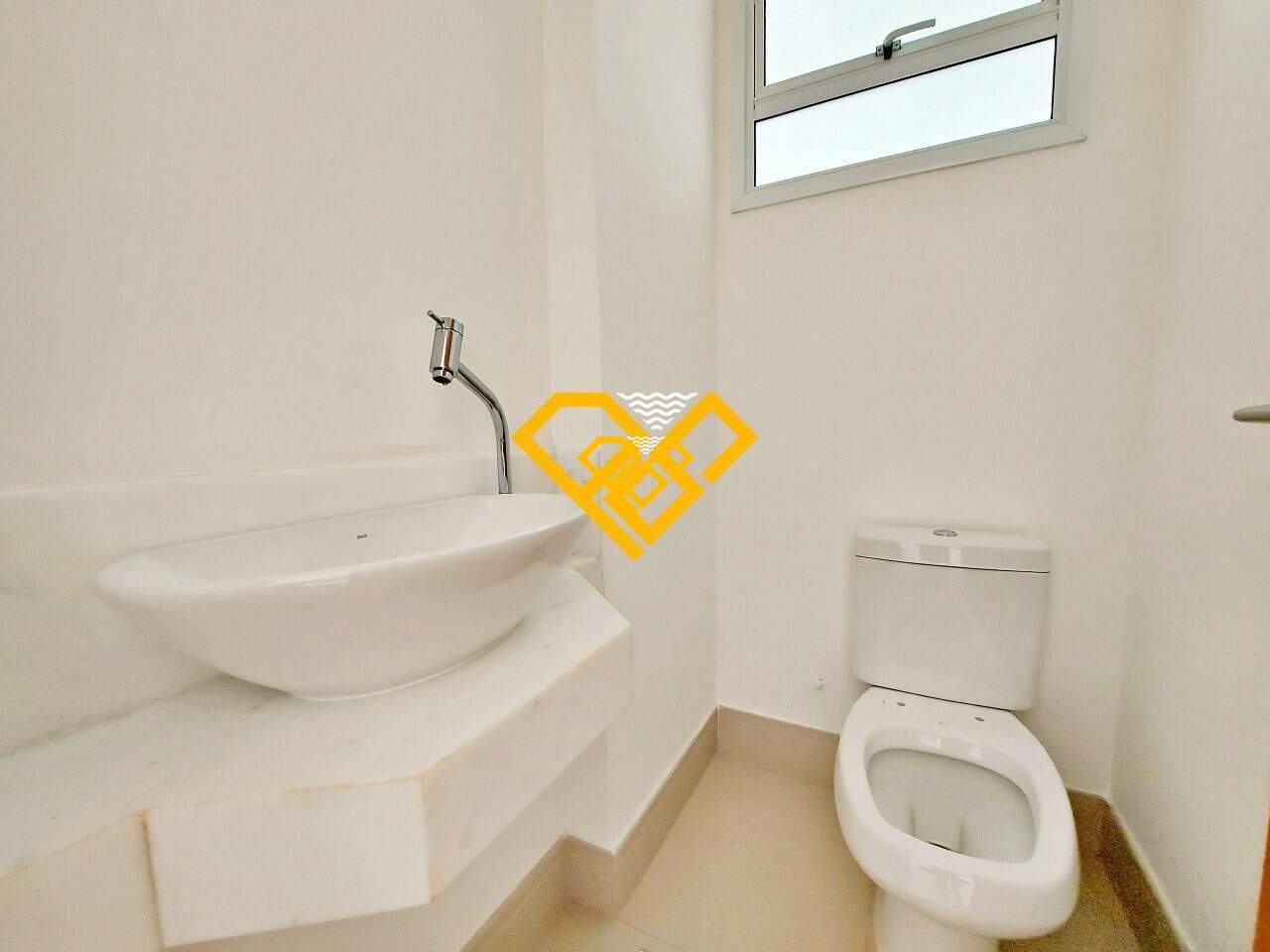 Apartamento à venda no Gonzaga: LAVABO