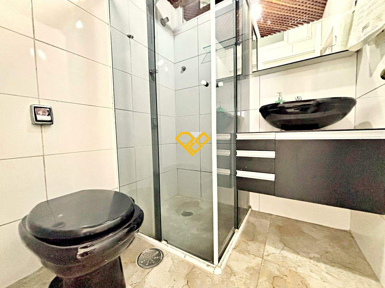 Apartamento à venda no Gonzaga: Wc social