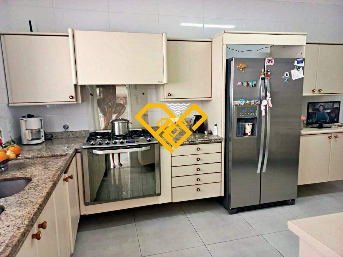 Cobertura à venda no Ponta da Praia: 