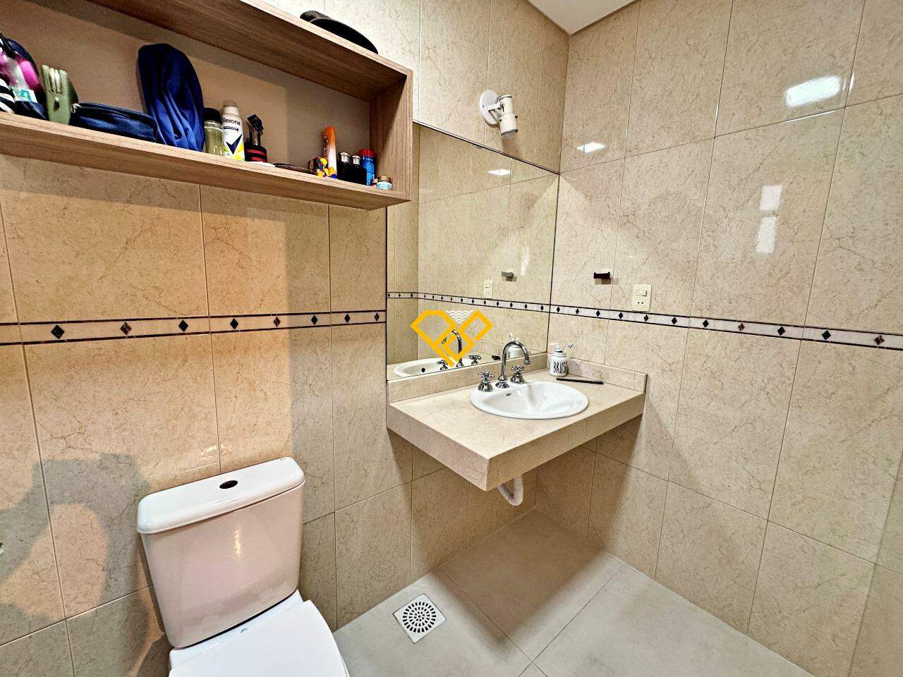 Apartamento à venda no Gonzaga: Lavabo