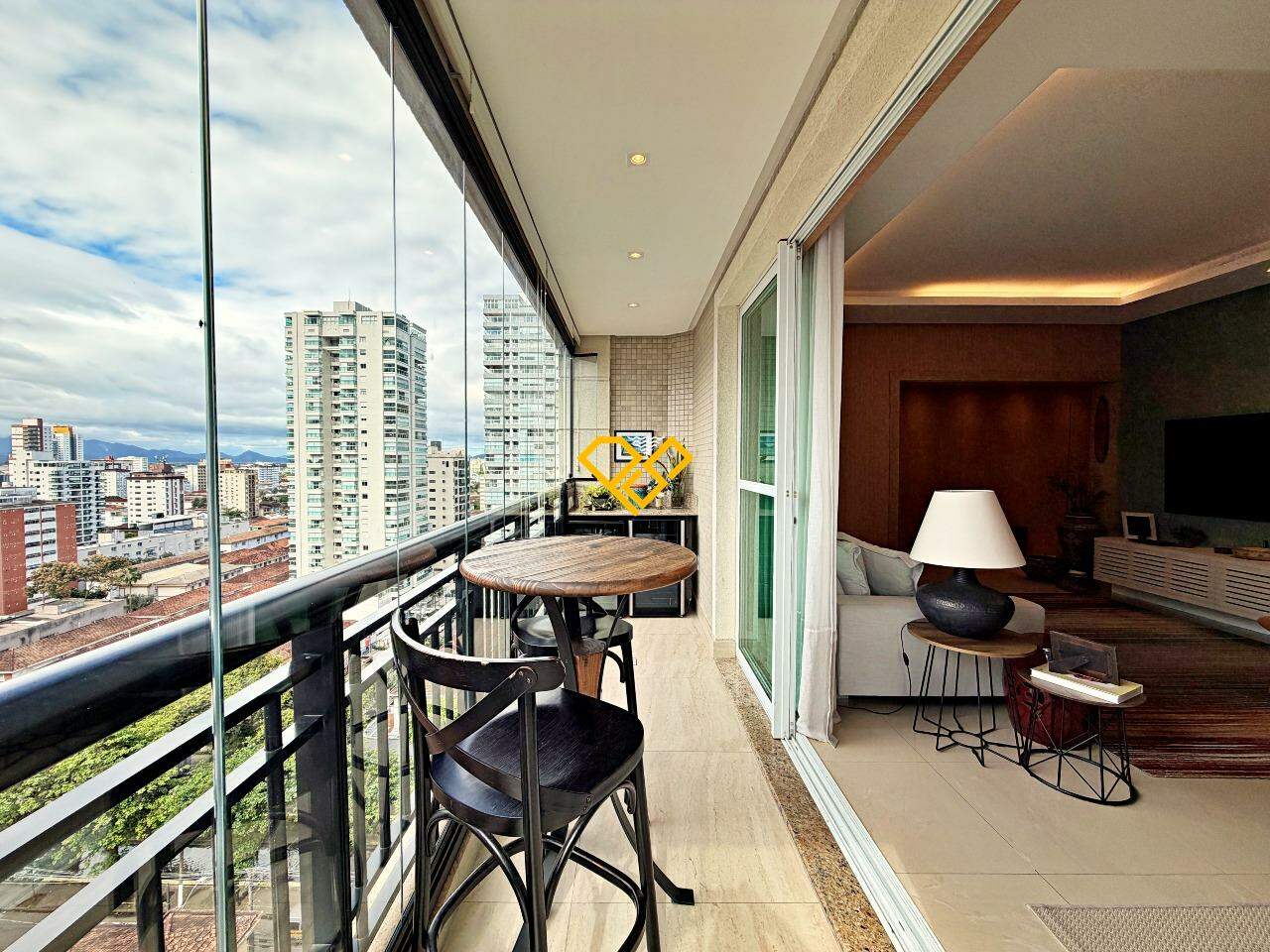 Apartamento à venda no Gonzaga: Varanda