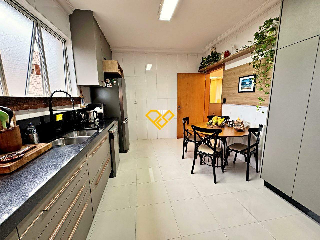 Apartamento à venda no Gonzaga: Cozinha