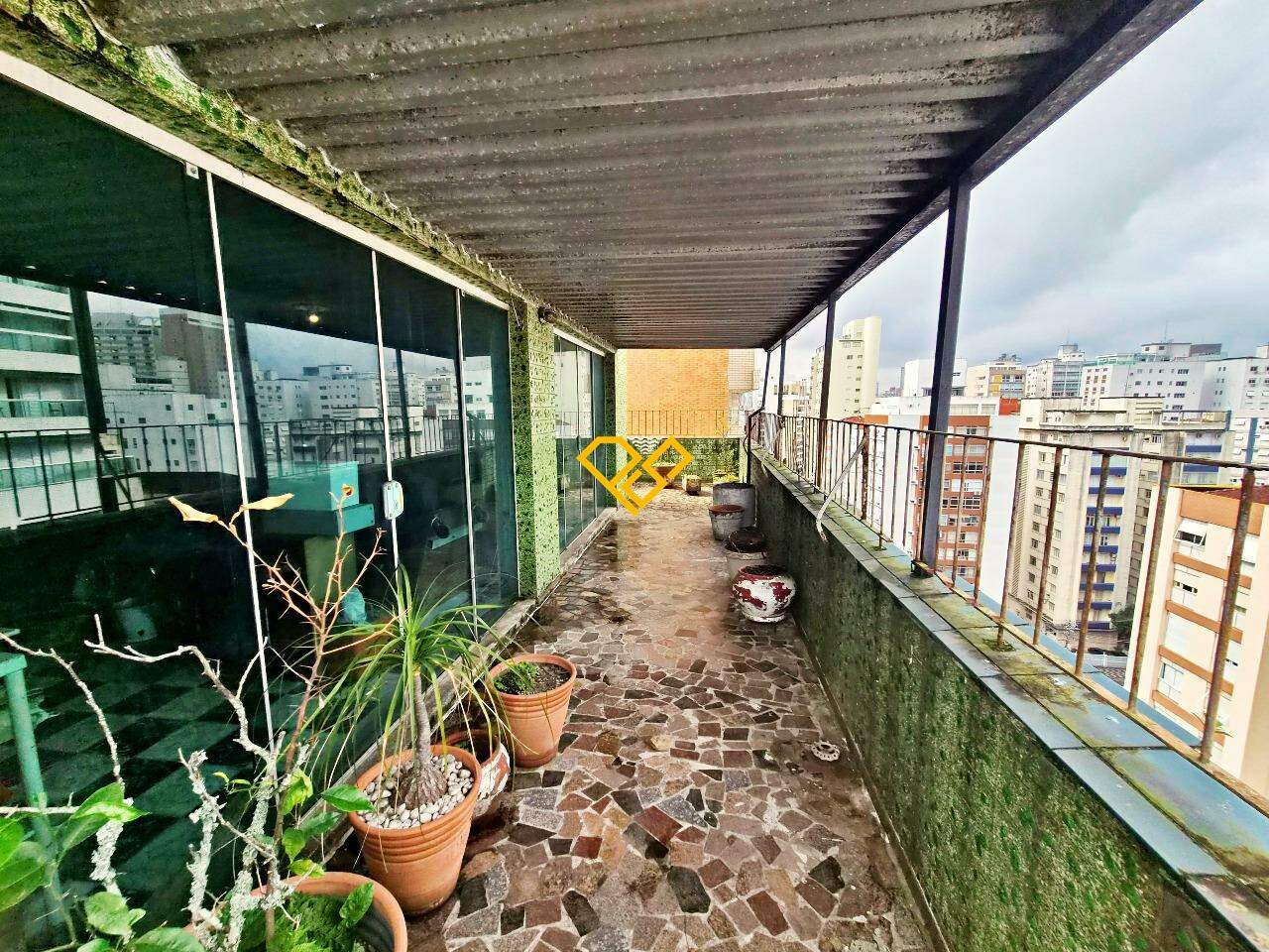 Apartamento à venda no Gonzaga: Cobertura 2° piso