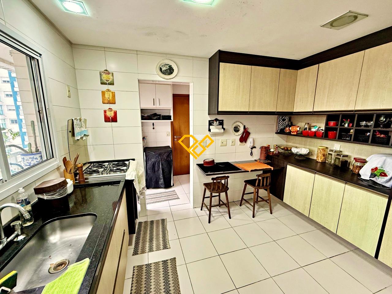 Apartamento à venda no Ponta da Praia: Cozinha