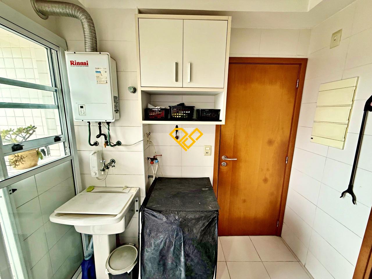 Apartamento à venda no Ponta da Praia: Área de serviço