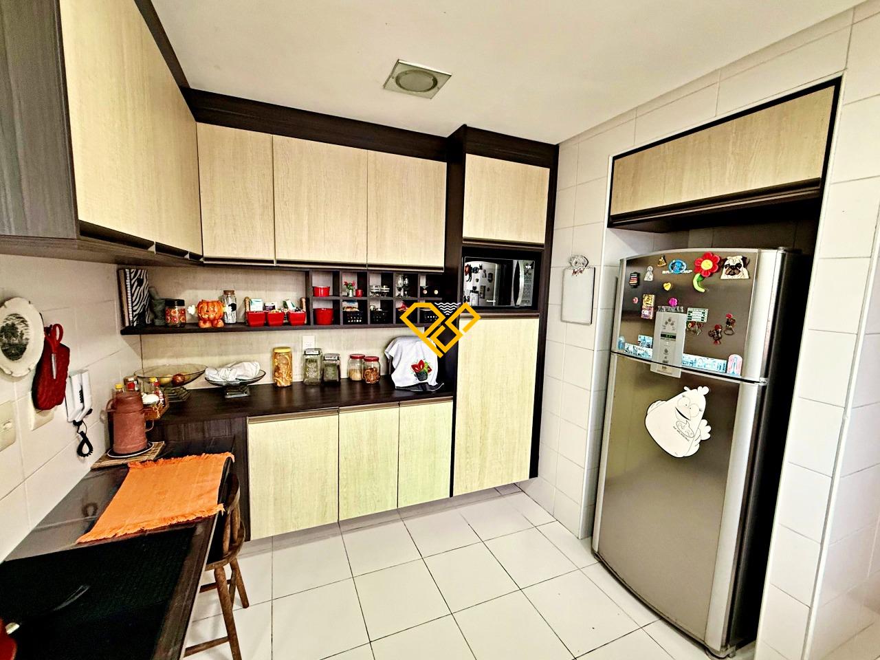 Apartamento à venda no Ponta da Praia: Cozinha