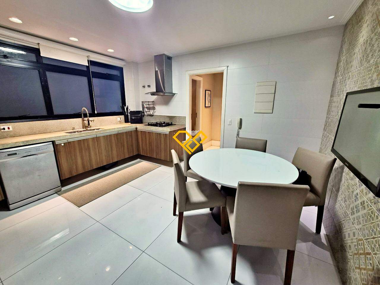 Apartamento à venda no Gonzaga: Cozinha