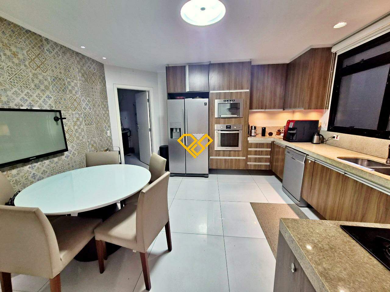 Apartamento à venda no Gonzaga: Cozinha