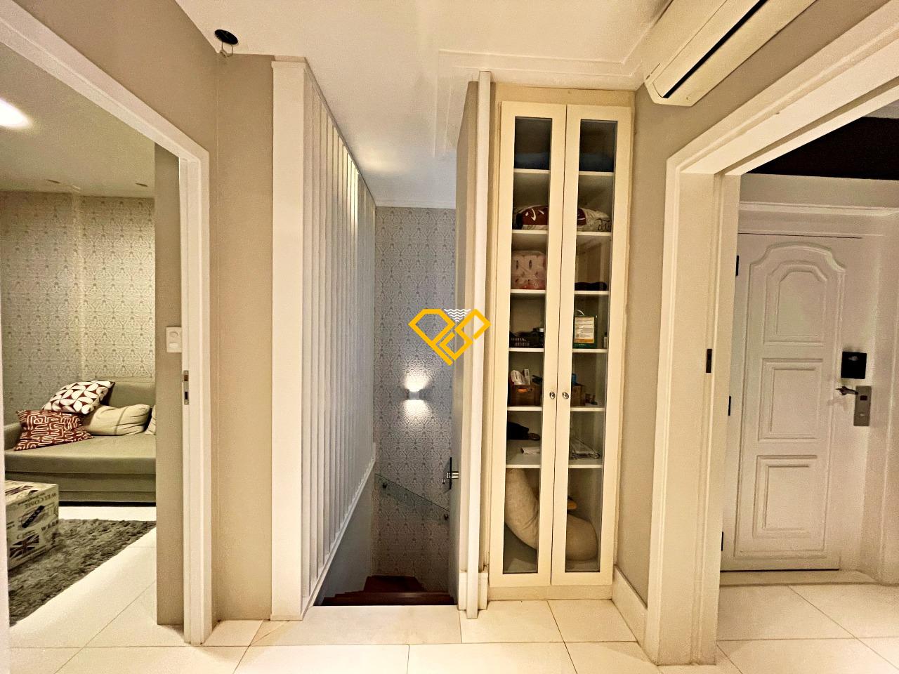 Apartamento à venda no Gonzaga: Piso superior