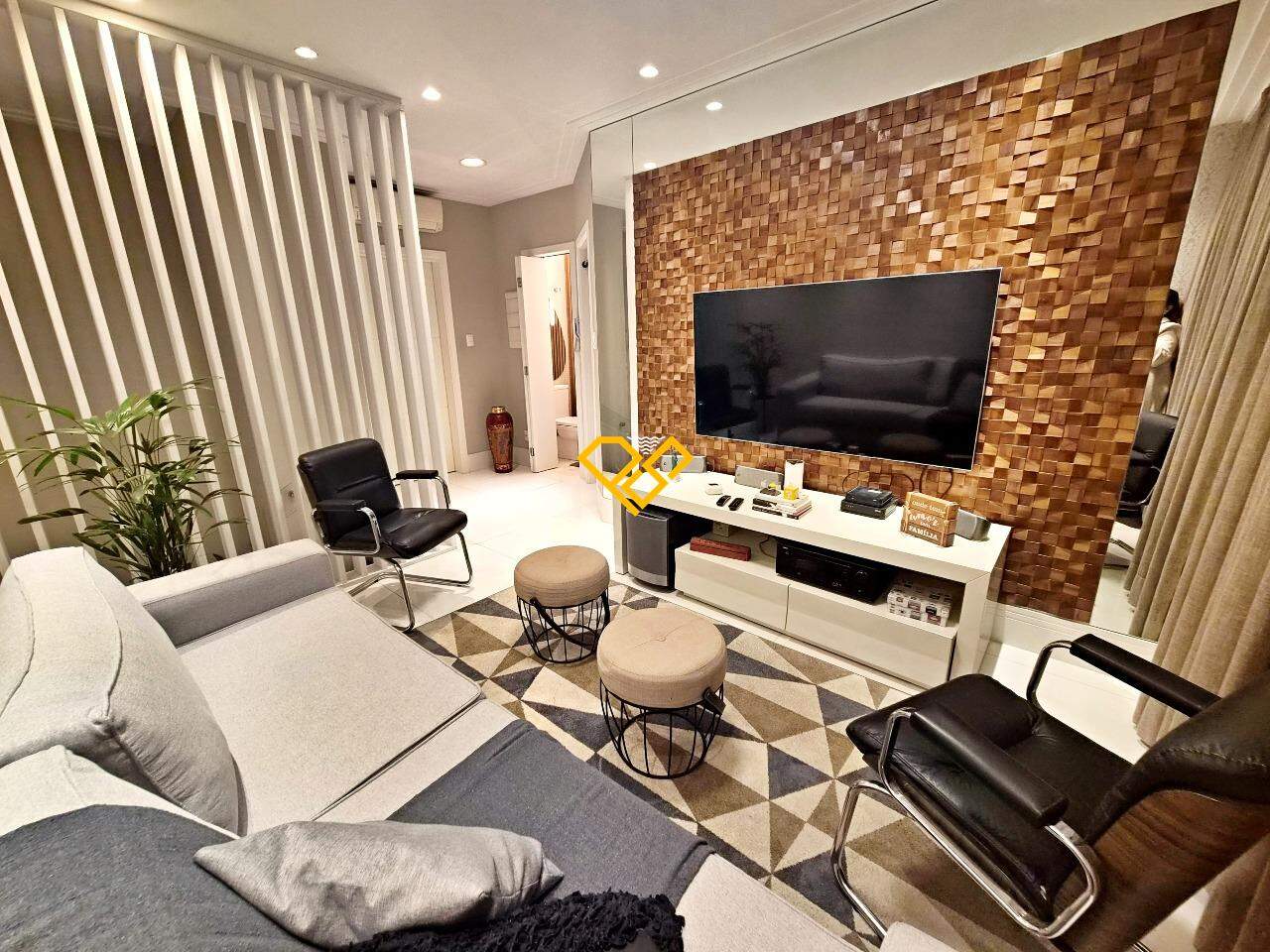 Apartamento à venda no Gonzaga: Sala 2 ° andar