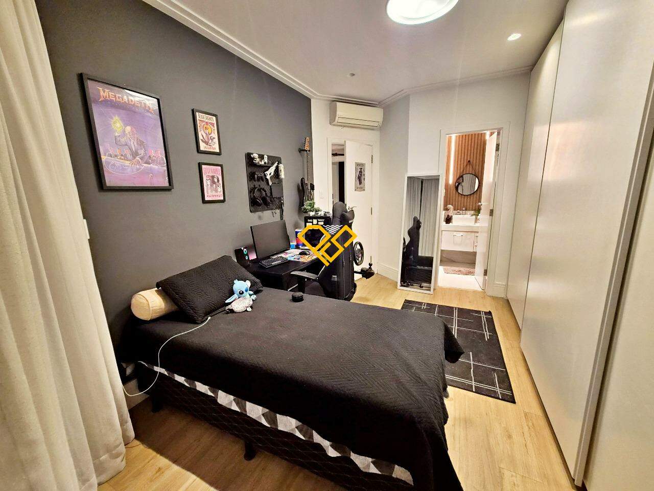 Apartamento à venda no Gonzaga: Dormitório 1 - suíte