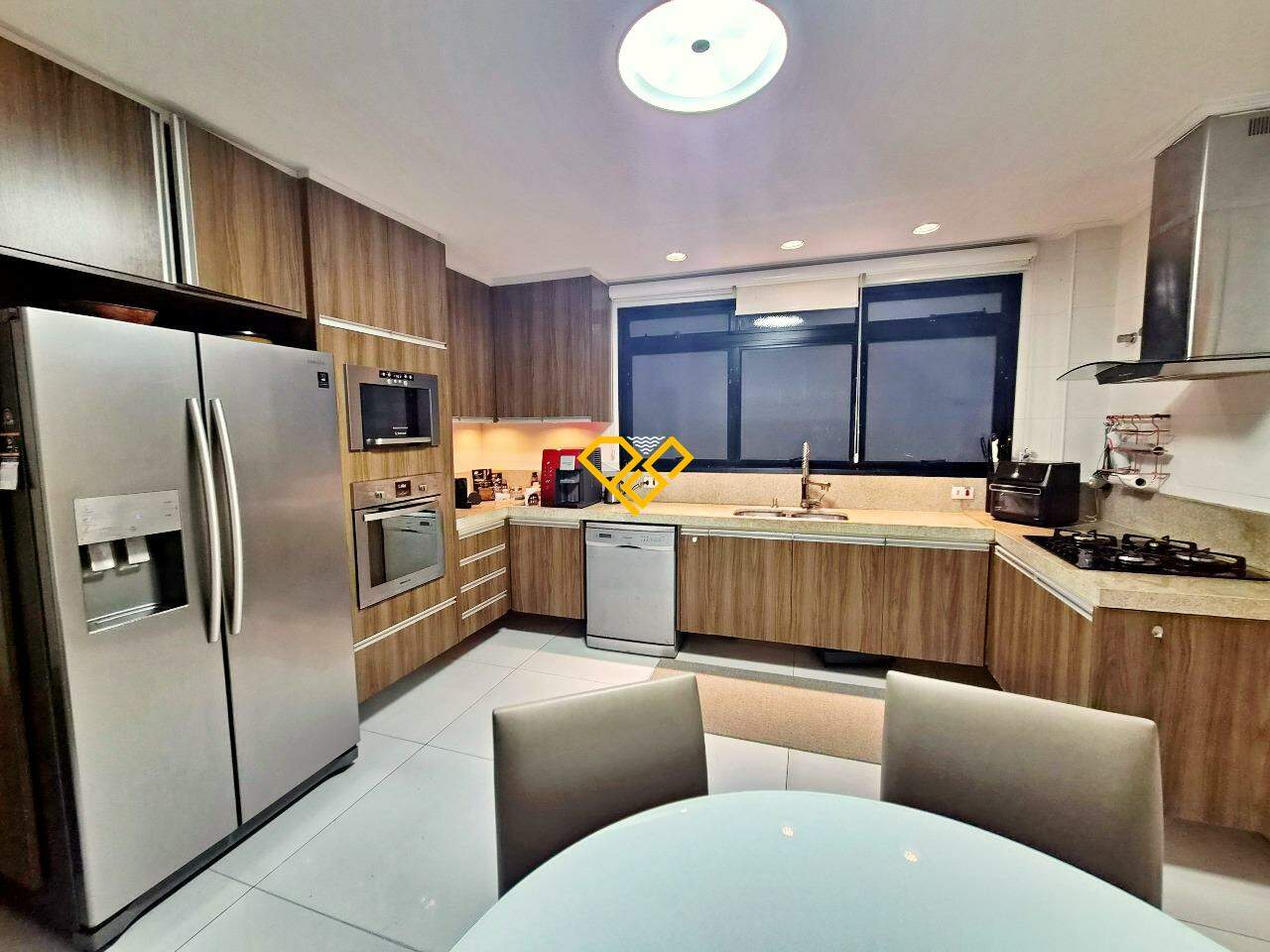 Apartamento à venda no Gonzaga: Cozinha