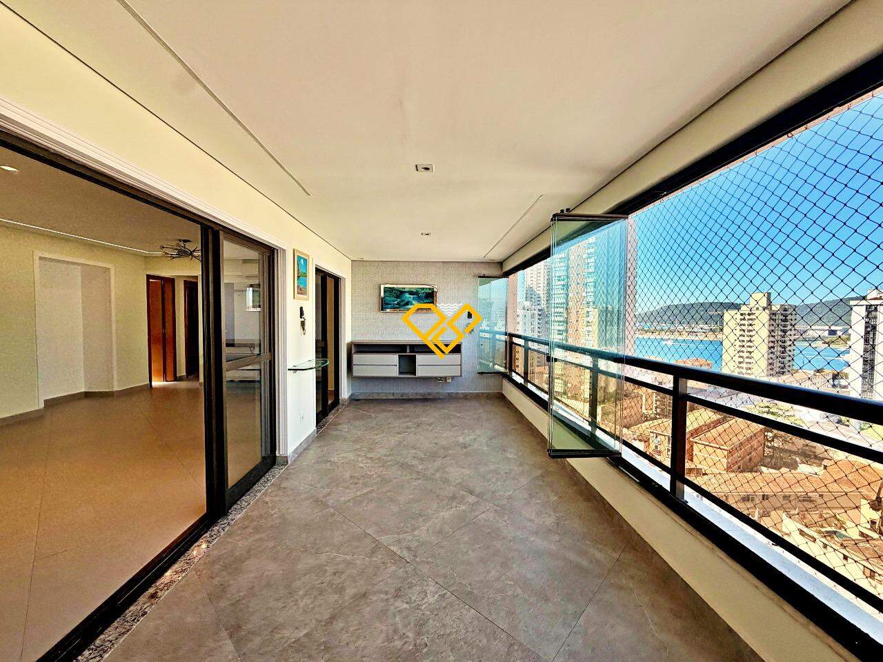 Apartamento à venda no Ponta da Praia: Varanda