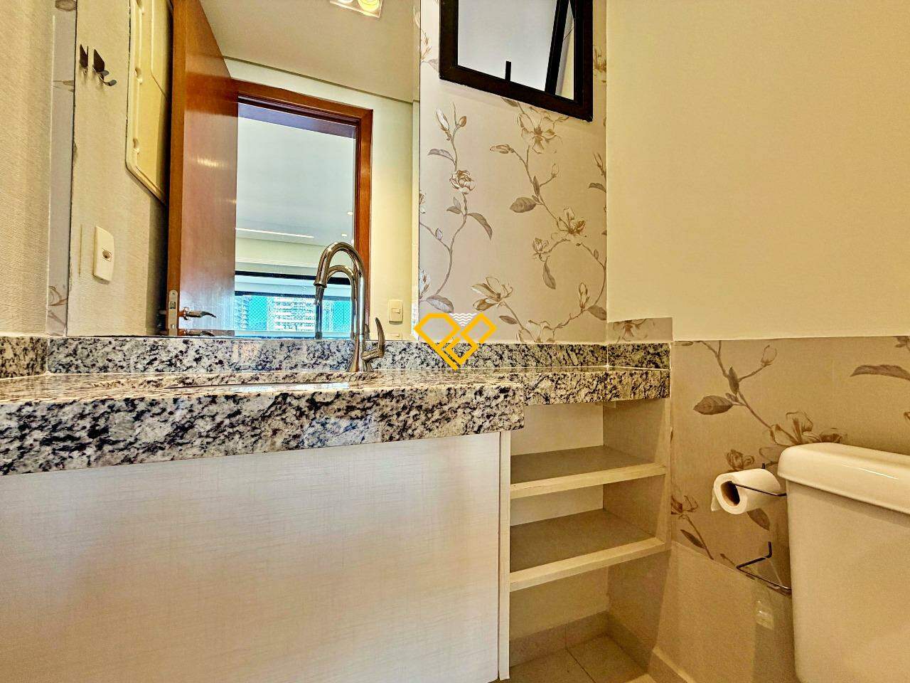 Apartamento à venda no Ponta da Praia: Lavabo