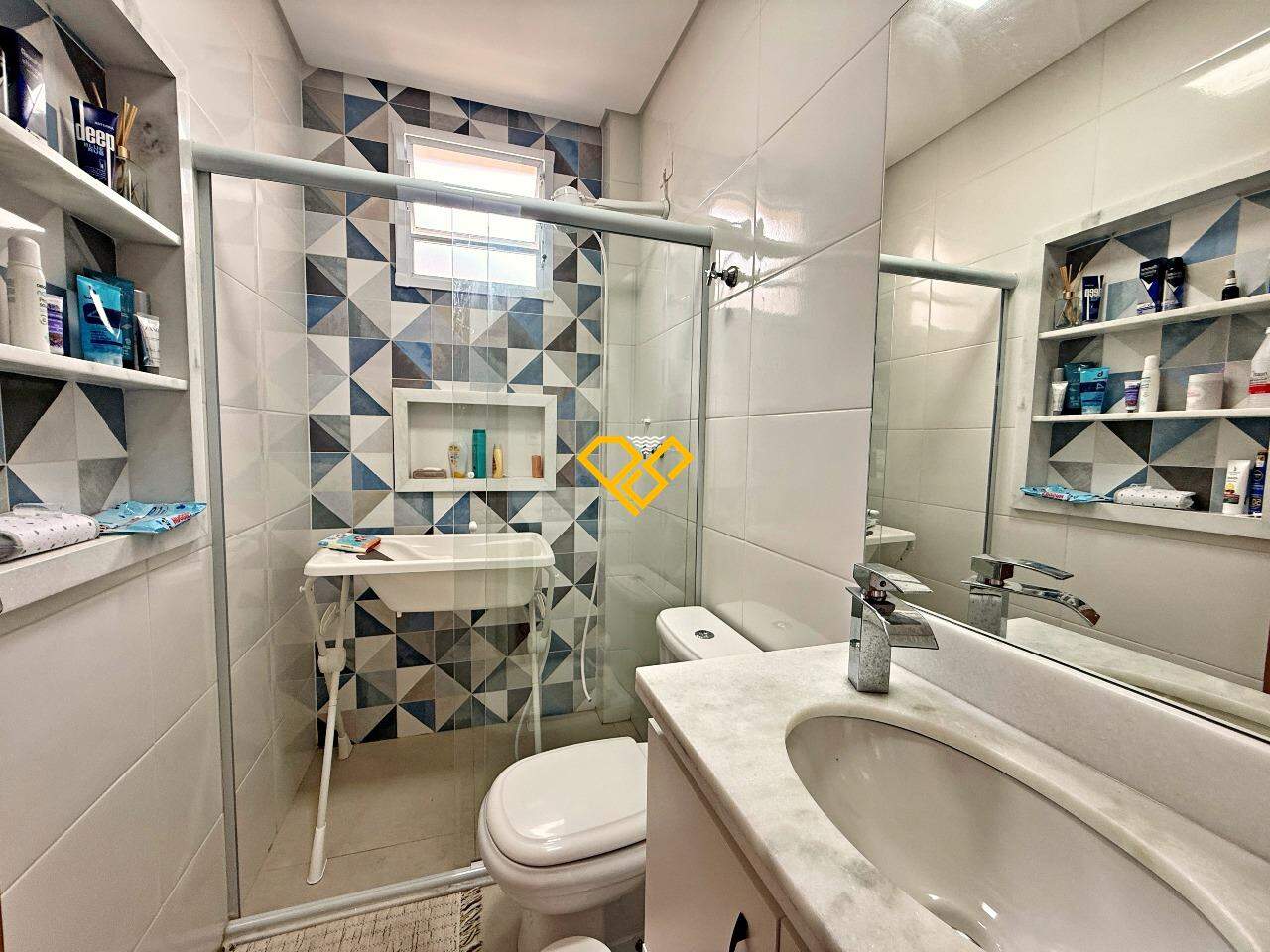 Sobreposta Alta à venda no Embaré: WC Social
