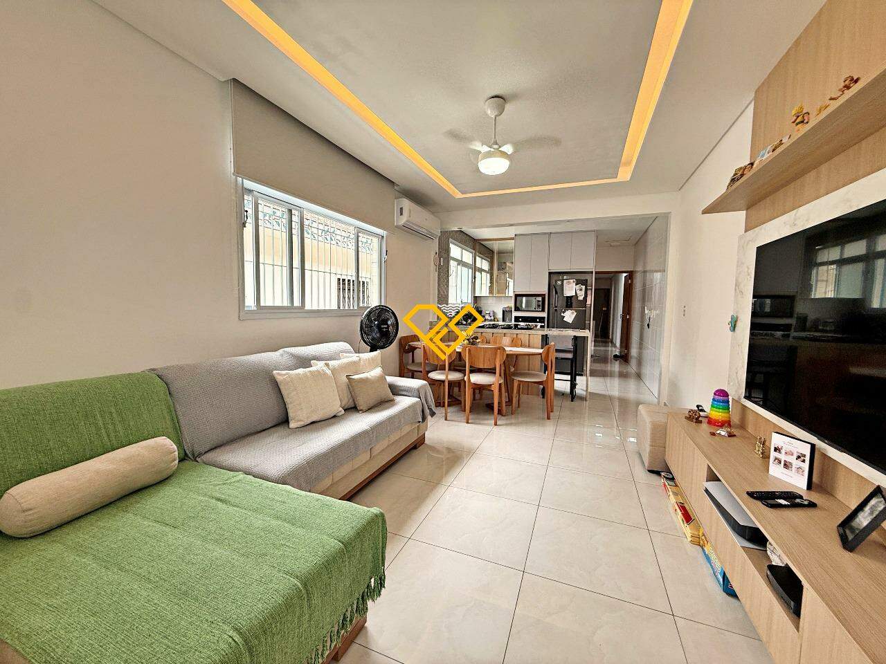 Sobreposta Alta à venda no Embaré: Sala