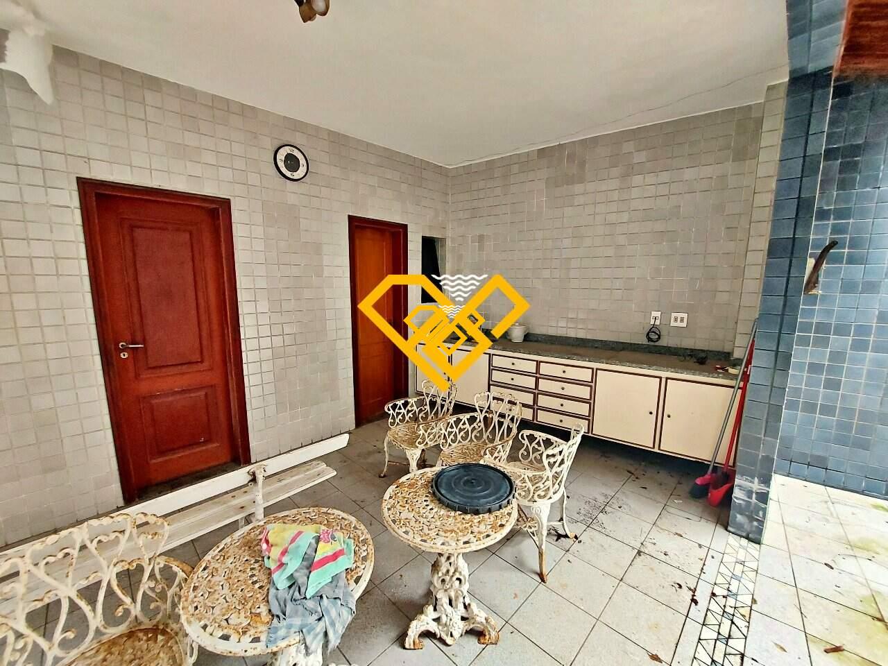 Sobrado à venda no Gonzaga: 