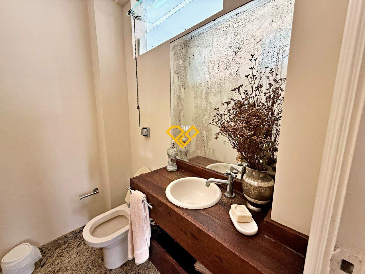 Apartamento à venda no Boqueirão: Lavabo