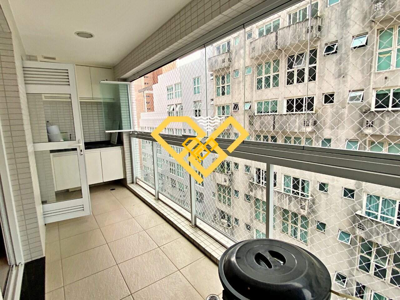 Apartamento à venda no Gonzaga: Varanda