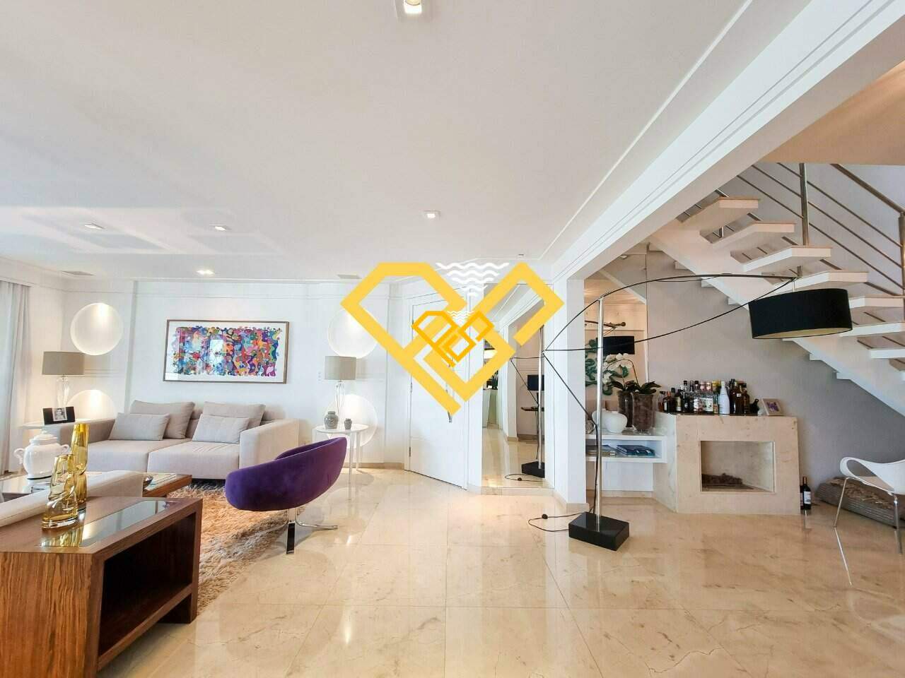 Cobertura à venda no Ponta da Praia: Sala
