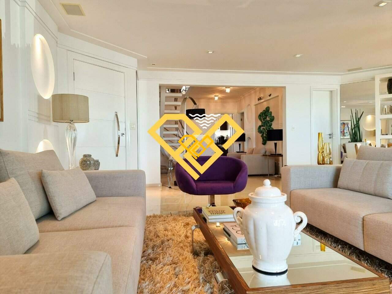 Cobertura à venda no Ponta da Praia: Sala