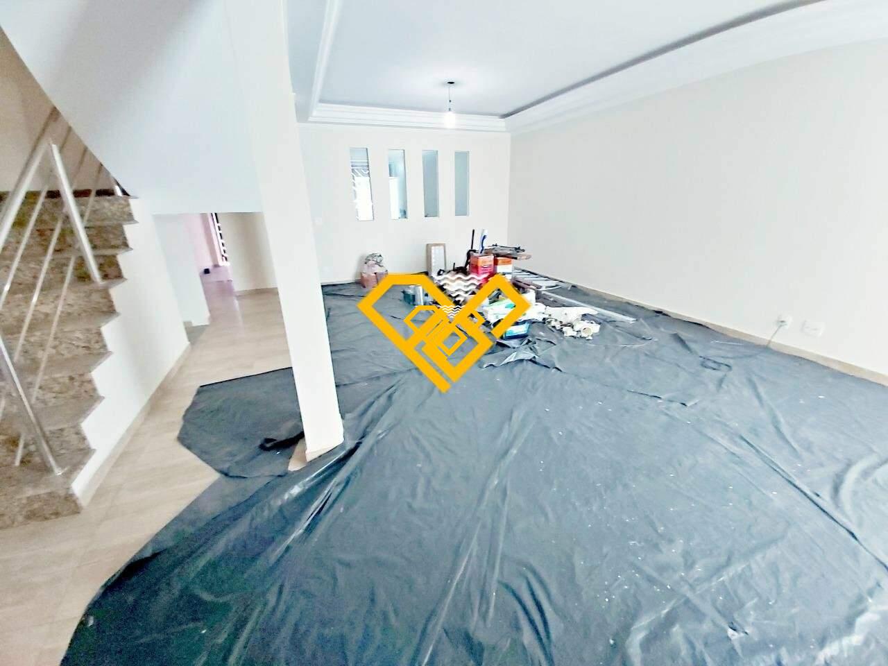 Sobrado à venda no Campo Grande: SALA