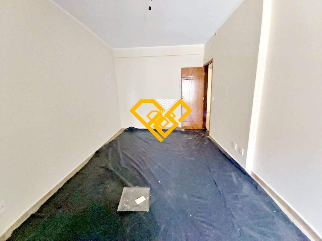 Sobrado à venda no Campo Grande: SUÍTE 1