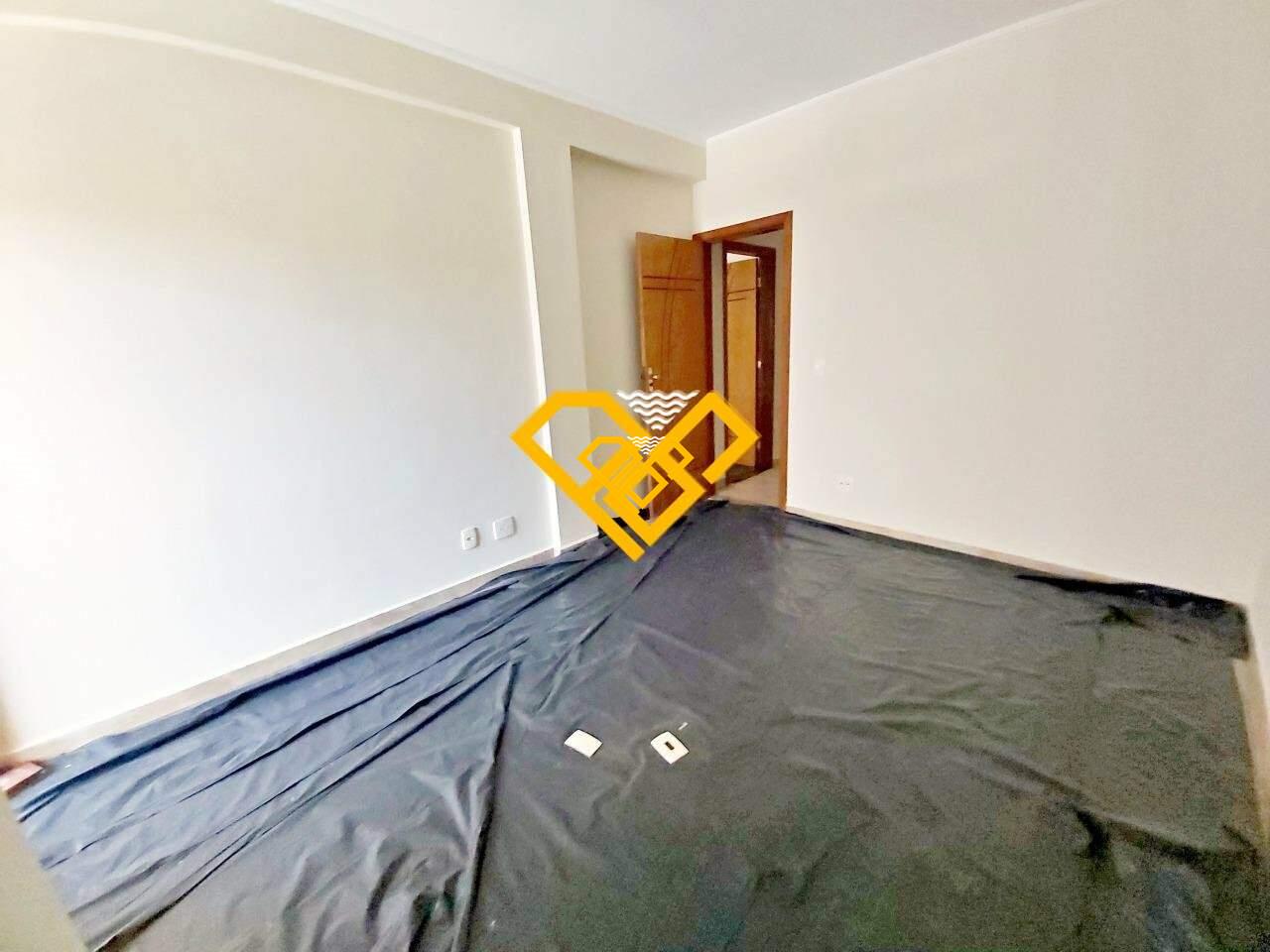 Sobrado à venda no Campo Grande: SUÍTE 4